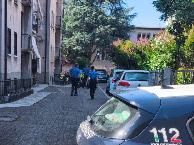 Ritaglio stampa: Violenta rissa con bottiglie usate come armi